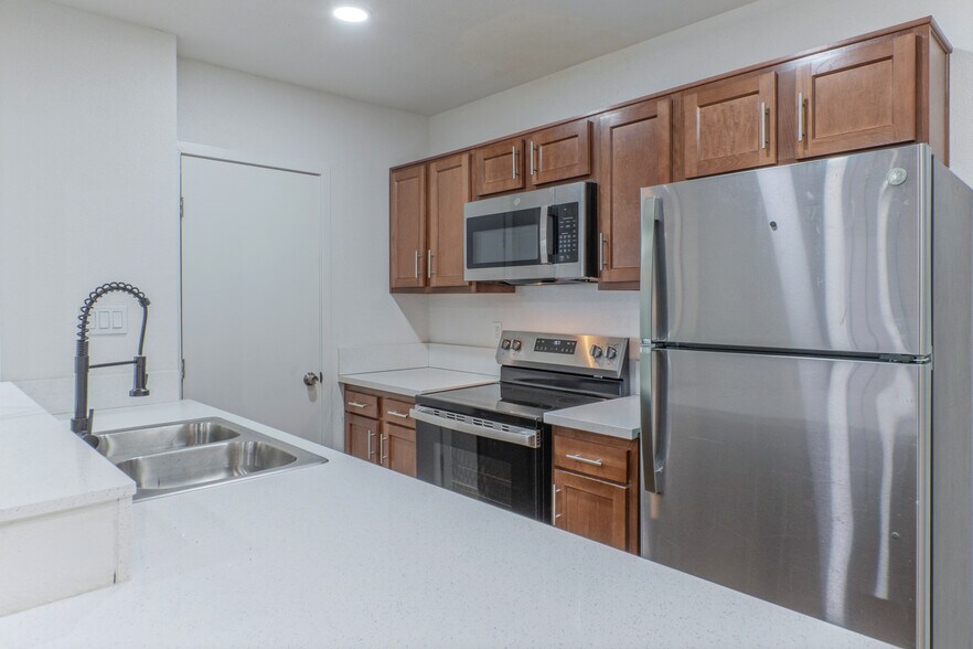More Photos Of 2719 W Maryland Ave, Phoenix Apartments For Sale