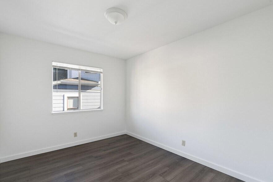 More Photos Of 1833 Clinton Ave, Alameda Apartments For Sale