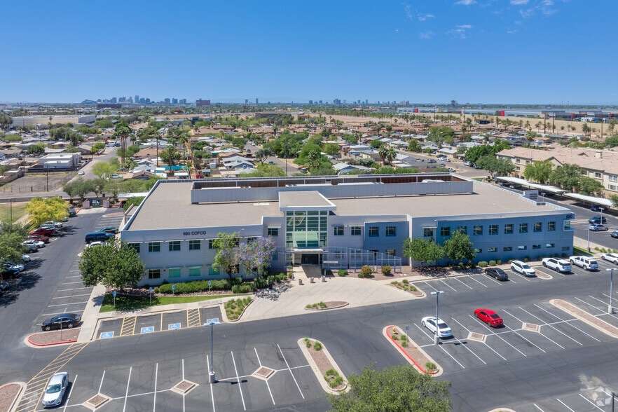 More Photos Of 690 N Cofco Center Ct, Phoenix Medical For Lease
