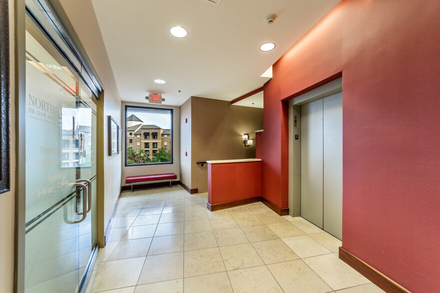 More Photos Of 250 E Basse Rd, San Antonio Medical For Lease