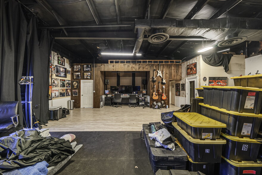More Photos Of 1595 Route 112, Port Jefferson Station Warehouse For Lease