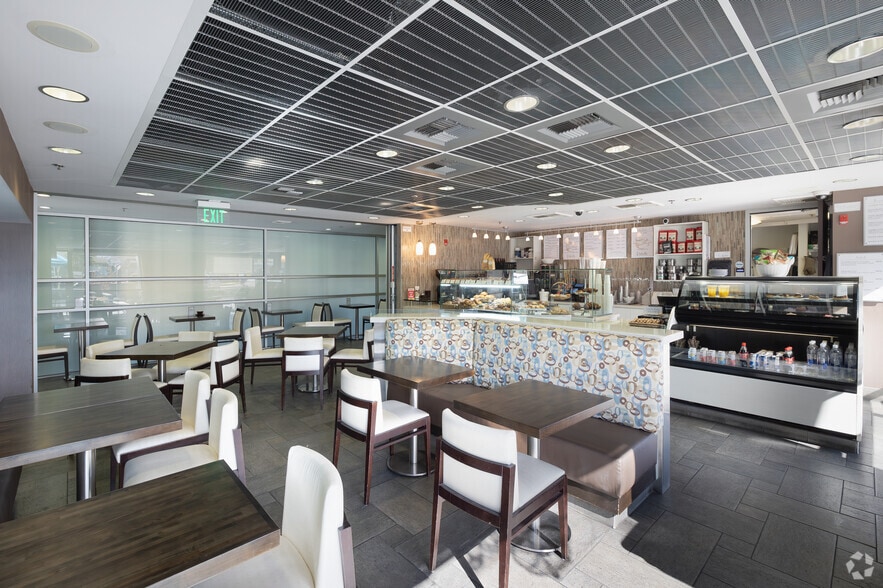 More Photos Of 500 S Palm Canyon Dr, Palm Springs Office For Lease