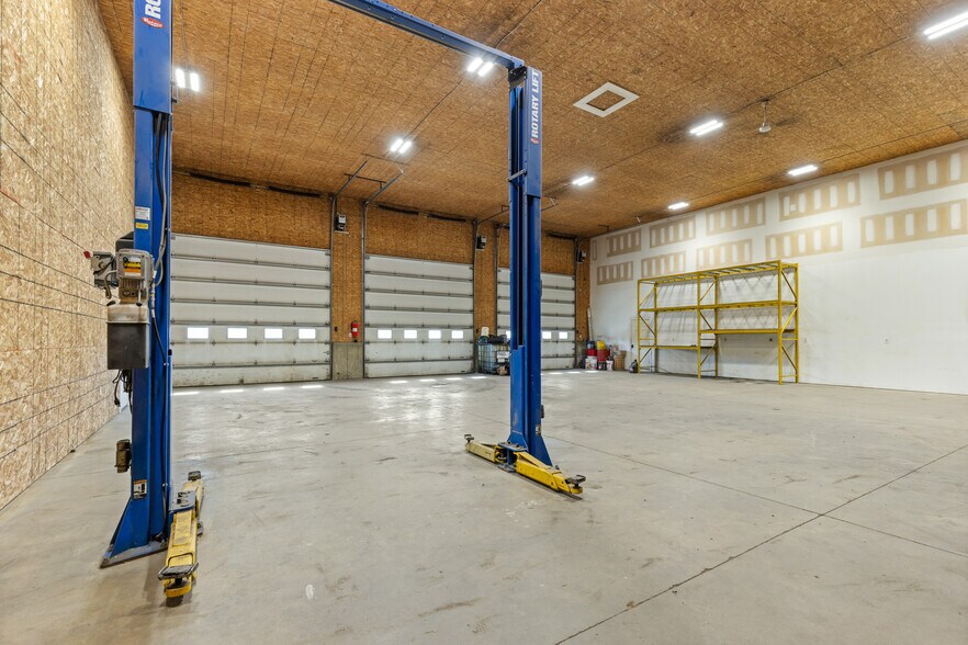 More Photos Of 381 Portland St, Berwick Service For Lease