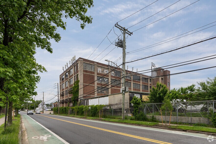 More Photos Of 351 Walker St, Staten Island Flex For Lease