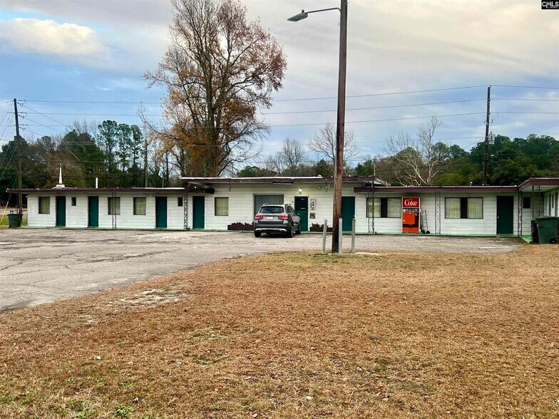 More Photos Of 5810 N Main St, Columbia Hotel For Sale