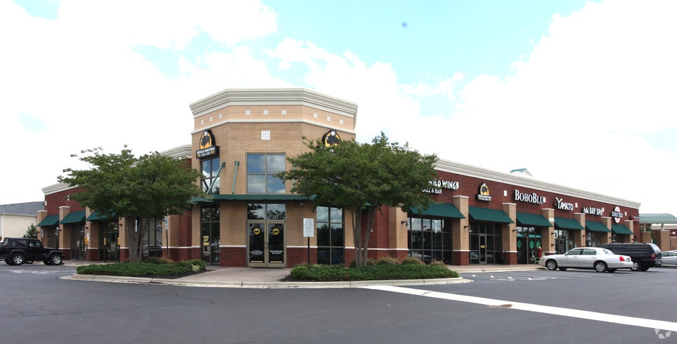 More Photos Of 5836 Samet Dr, High Point Freestanding For Lease