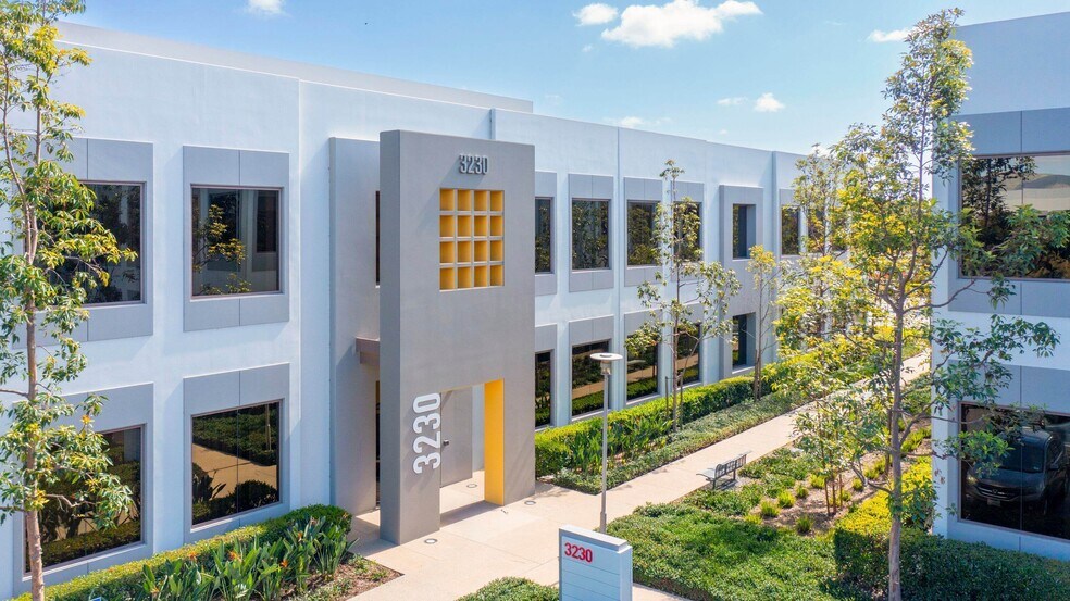 More Photos Of 200 Commerce Dr, Irvine Unknown For Lease