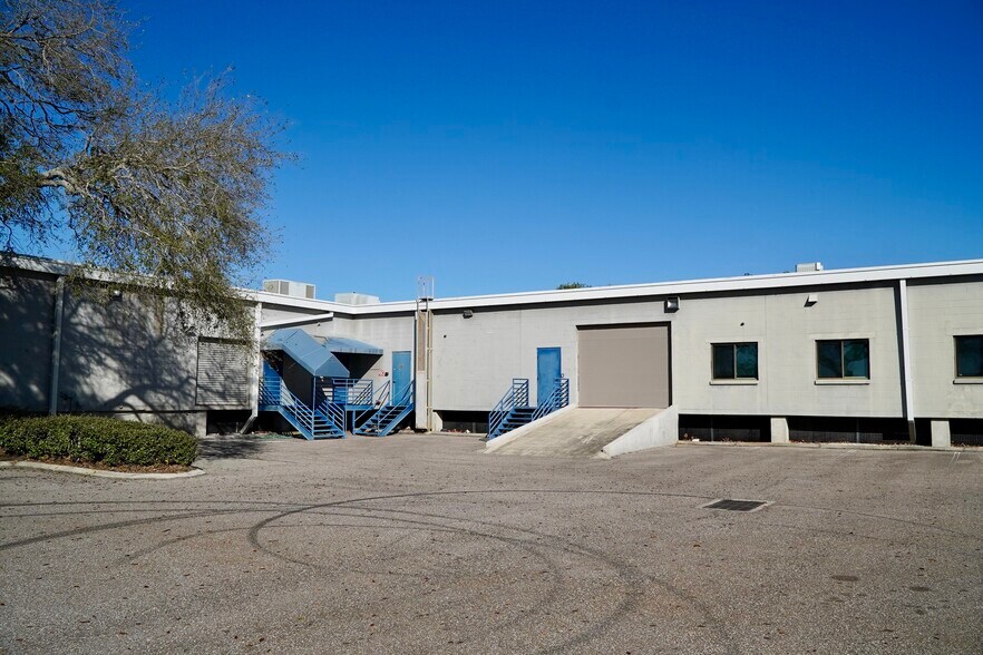 More Photos Of 5850 W Cypress St, Tampa Office For Lease