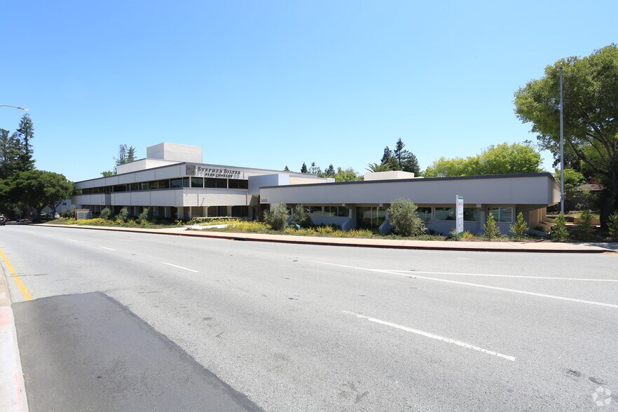 More Photos Of 2055-2075 Woodside Rd, Redwood City Office For Lease