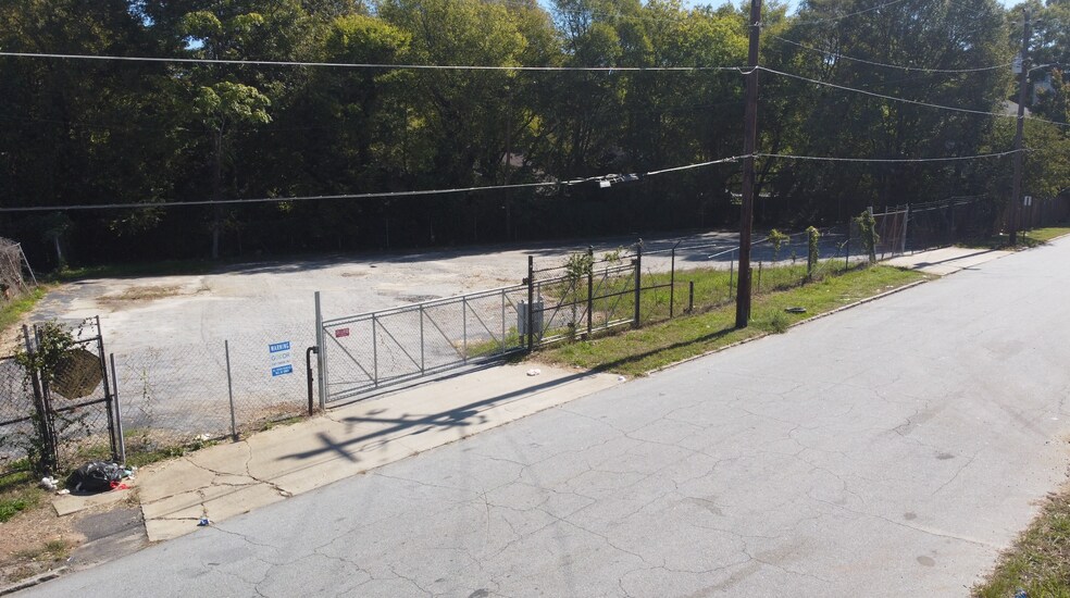 More Photos Of 792 SW Windsor St, Atlanta Warehouse For Lease