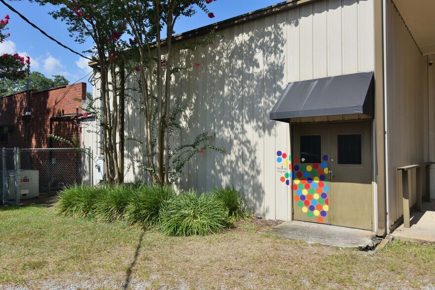 More Photos Of 511 W Broad Ave, Albany General Retail For Sale