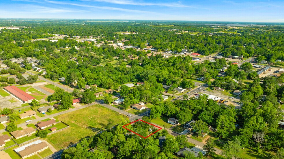 More Photos Of 1975 E Cherry St, Paris Land For Sale