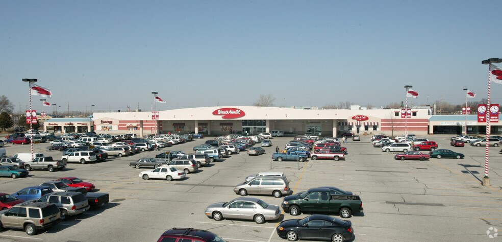 More Photos Of 1505-1525 US Highway 41, Schererville Department Store For Lease