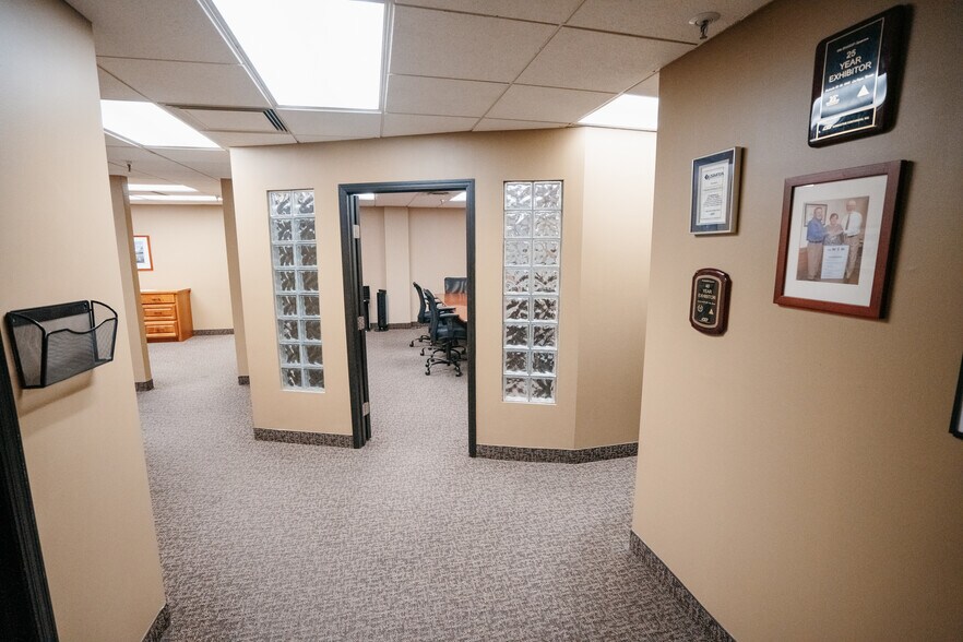 More Photos Of 4500 N Quebec Ave, Minneapolis Manufacturing For Sale