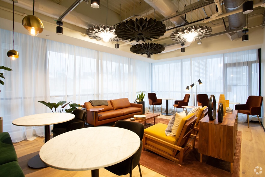 More Photos Of 823 Congress Ave, Austin Office For Lease