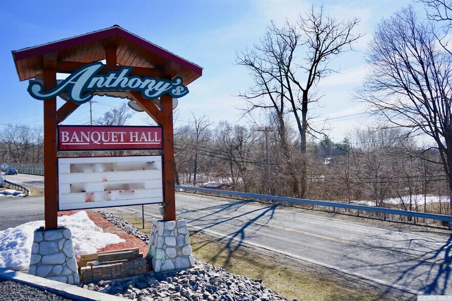 More Photos Of 746 Route 23B, Catskill Restaurant For Sale
