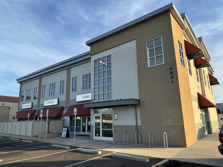 Primary Photo Of 4801 Biddle Rd, Central Point Office For Lease