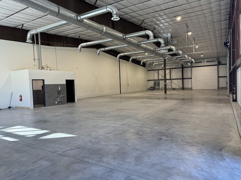 More Photos Of 2264 S Main St, Nephi Light Distribution For Lease
