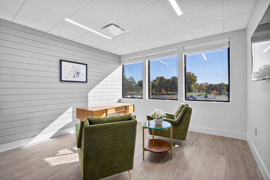 More Photos Of 711-713 Troy Schenectady Rd, Latham Medical For Lease