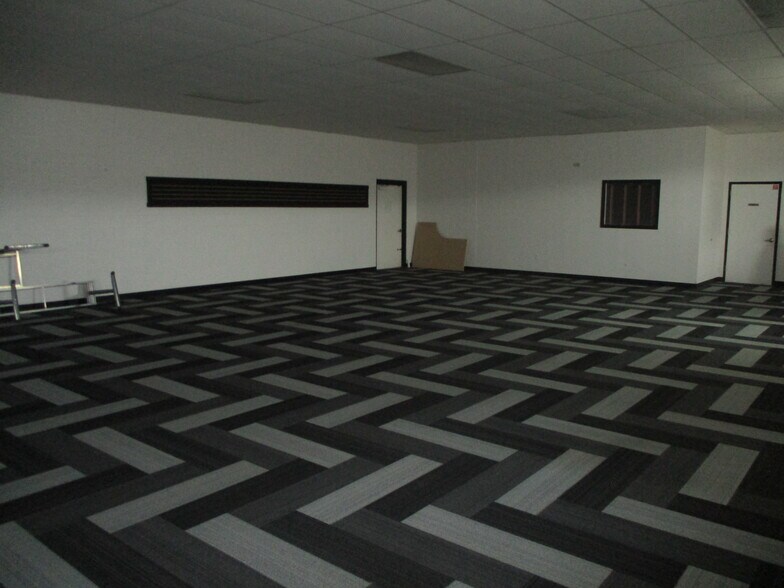 More Photos Of 900 Jefferson Rd, Rochester General Retail For Lease