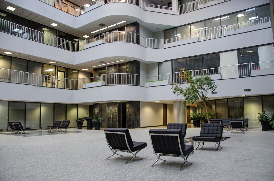 More Photos Of 2900 Wilcrest Dr, Houston Office For Lease