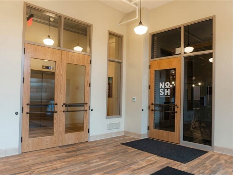 More Photos Of 102 Walnut St, Winona Office Residential For Lease