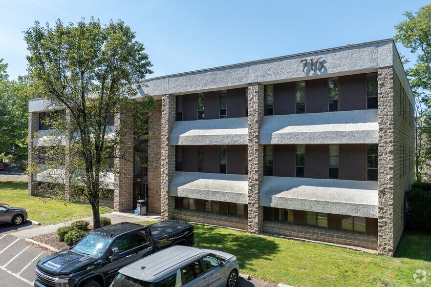 More Photos Of 716 N Bethlehem Pike, Lower Gwynedd Unknown For Lease