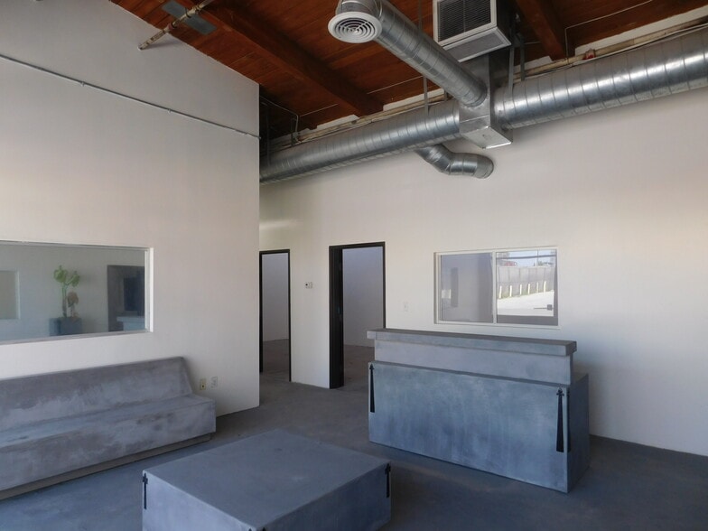 More Photos Of 2824-2828 E 12th St, Los Angeles Manufacturing For Lease