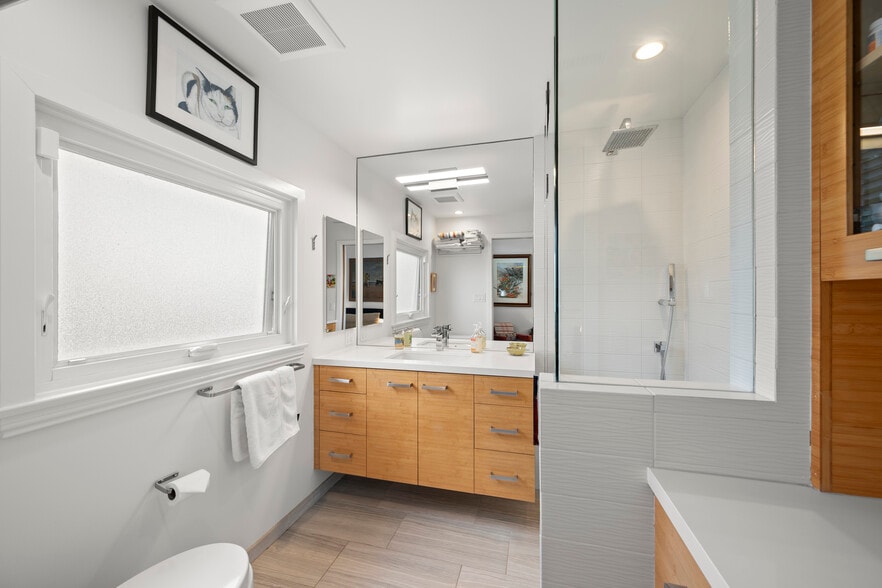 More Photos Of 112-20 E Redwood St, San Diego Apartments For Sale