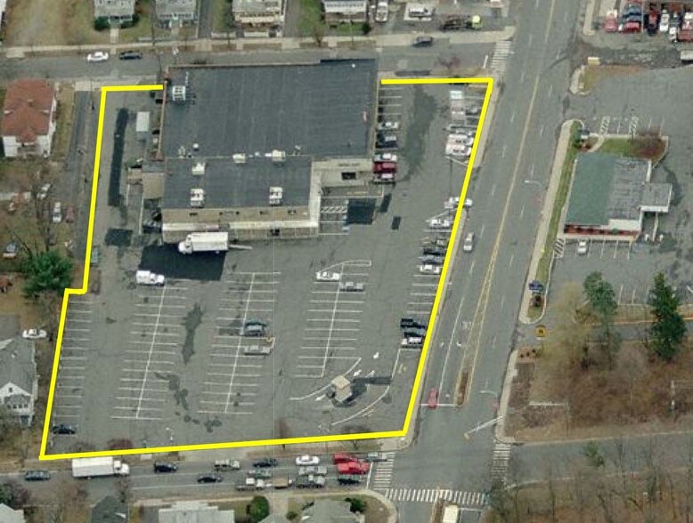 More Photos Of 1504-1506 Northampton St, Holyoke Storefront For Lease