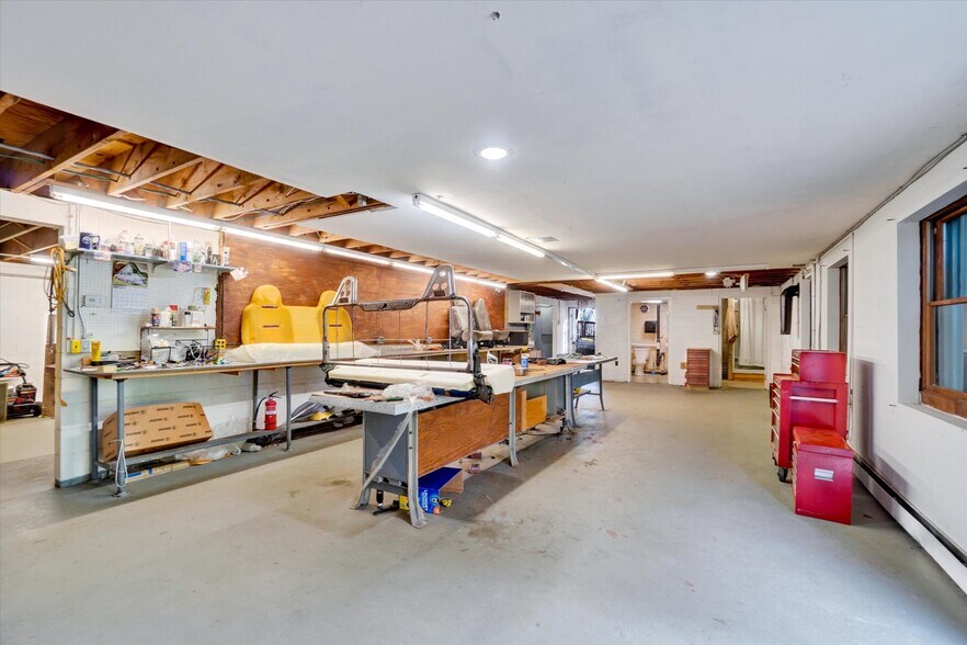 More Photos Of 321 Dewey St, York Distribution For Sale