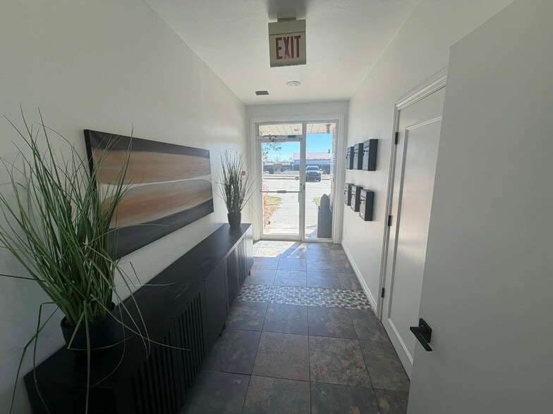 More Photos Of 817 Irish Ln, Edmond Office For Lease