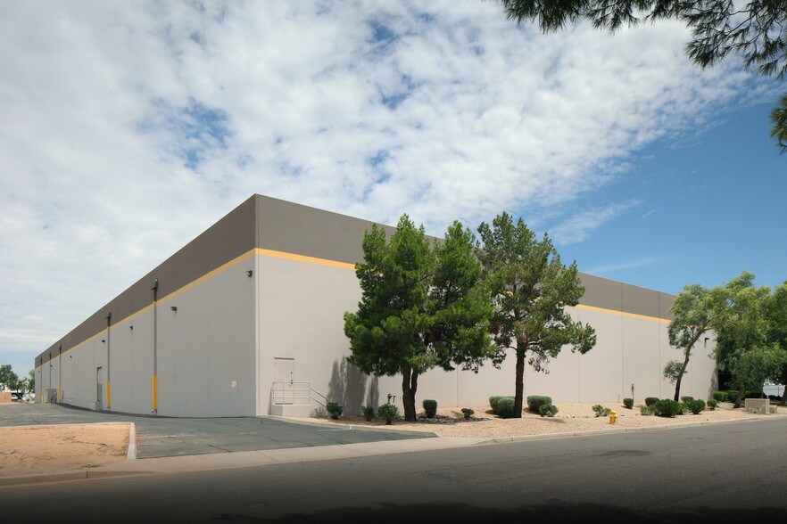 More Photos Of 3945-3949 W Van Buren St, Phoenix Manufacturing For Lease