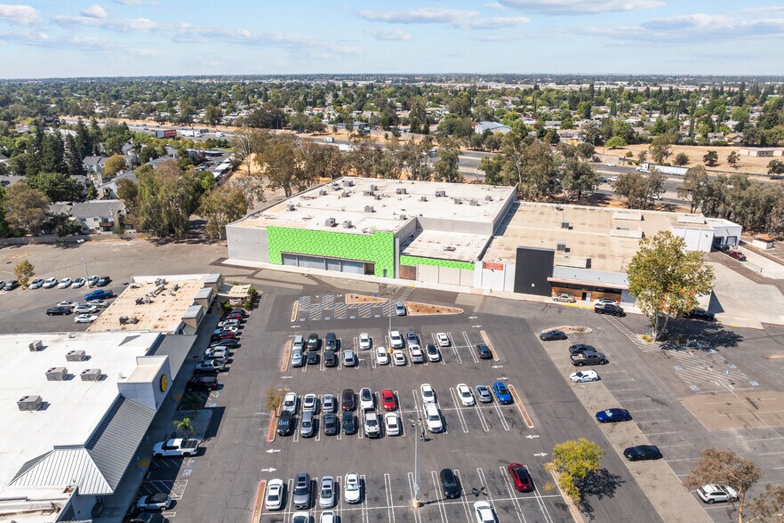 More Photos Of 8501 Auburn Blvd, Citrus Heights Freestanding For Sale