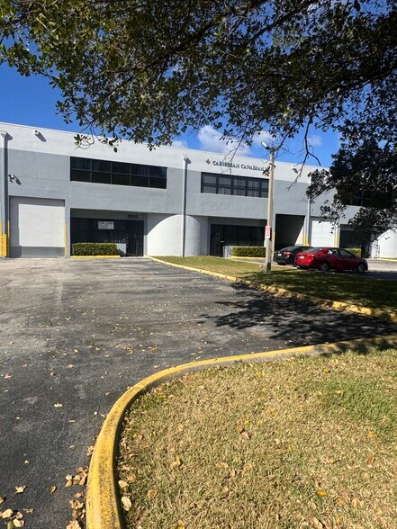 Primary Photo Of 2310 NW 102nd Pl, Doral Warehouse For Lease