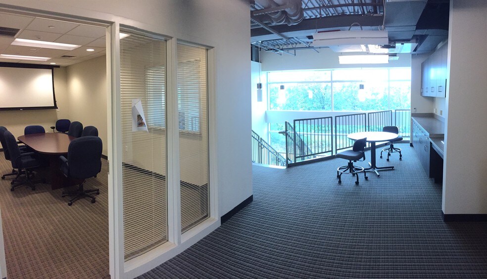 More Photos Of 187 Northpointe Blvd, Freeport Research And Development For Lease