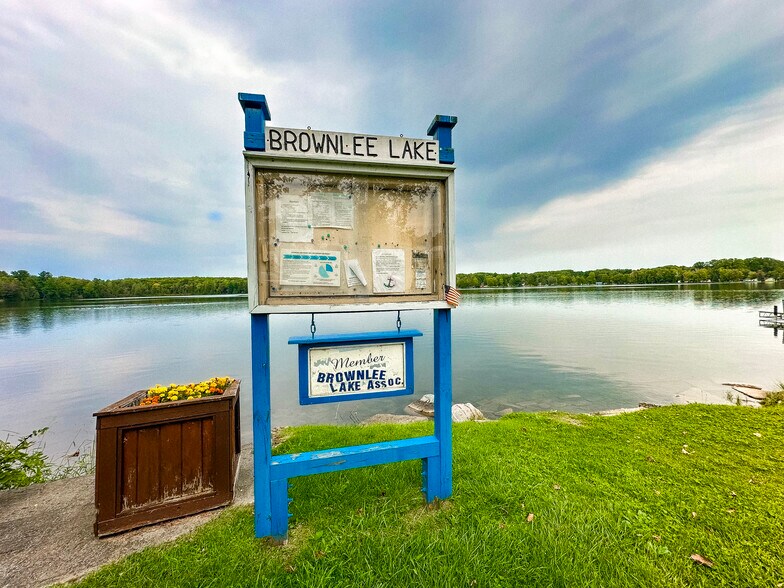 More Photos Of 210 2nd St, Lincoln Flex For Sale