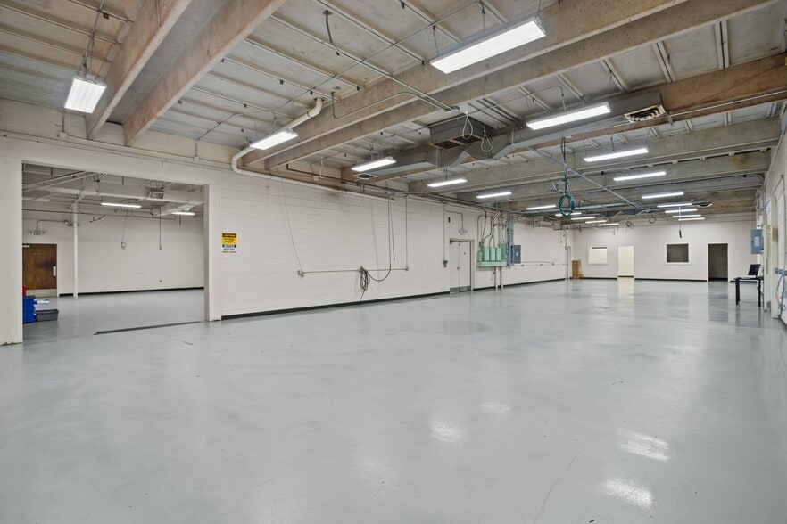 More Photos Of 157 Industrial Dr, King Warehouse For Lease