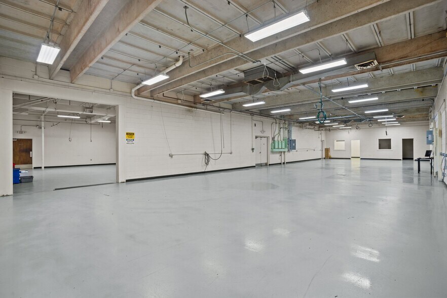 More Photos Of 157 Industrial Dr, King Warehouse For Lease