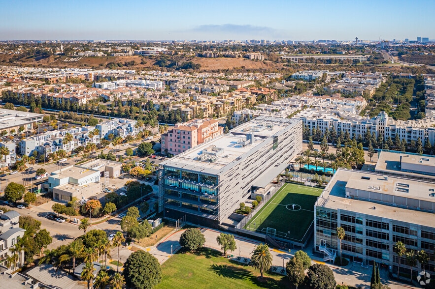 More Photos Of 5533 Waters Edge Way, Playa Vista Office For Lease