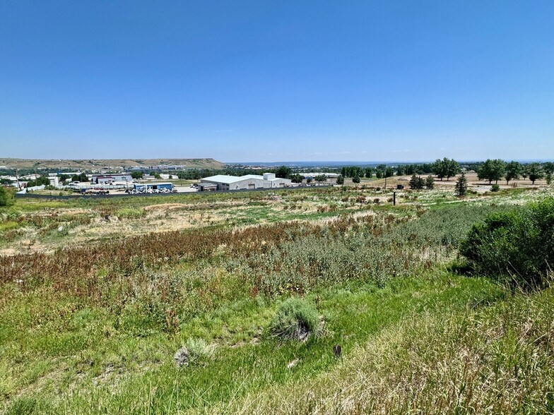 More Photos Of McIntyre St @ W 3rd Place, Golden Land For Sale