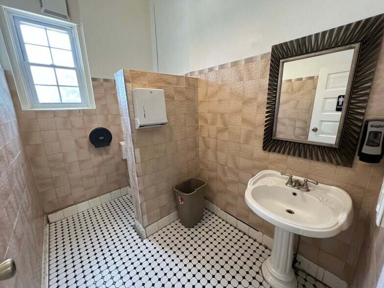 More Photos Of 499-500 Grotto St N, Saint Paul Loft Creative Space For Sale