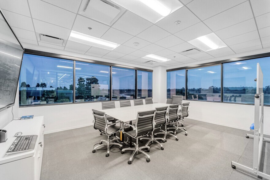 More Photos Of 4910 Airport Plaza Dr, Long Beach Loft Creative Space For Lease