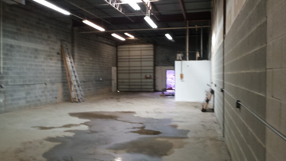 More Photos Of 8000-8032 Fernham Ln, Forestville Warehouse For Lease