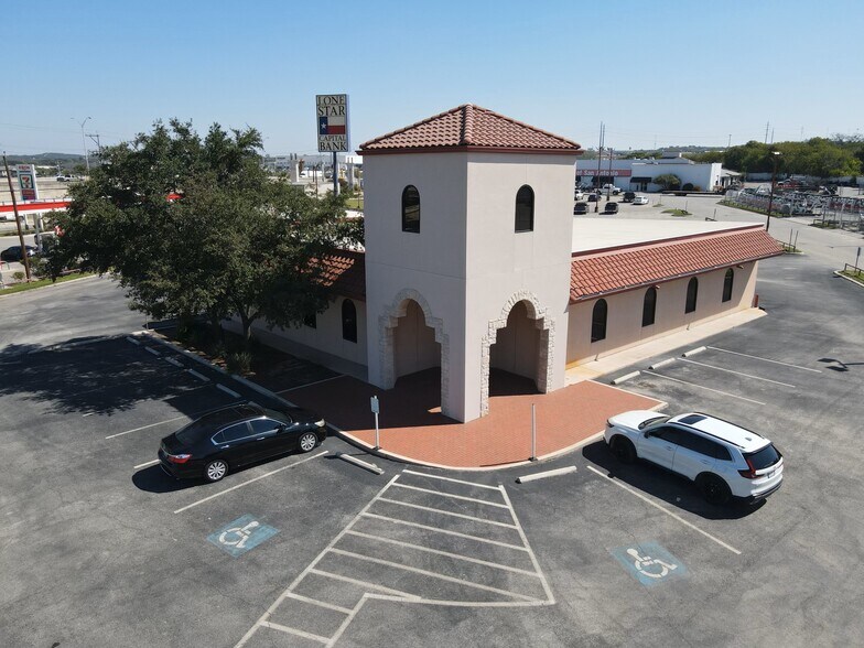 Primary Photo Of 420 N Weidner Rd, San Antonio Bank For Sale