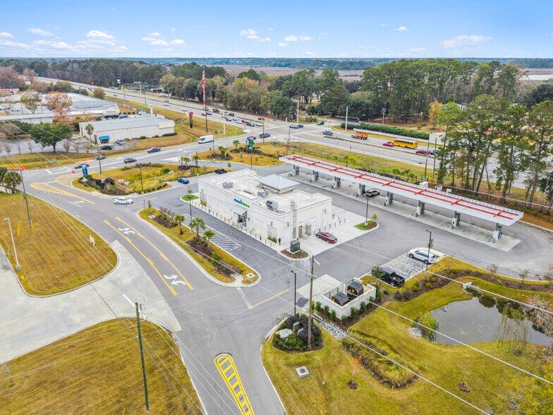 More Photos Of 1750 Grove Point Rd, Savannah Service Station For Sale