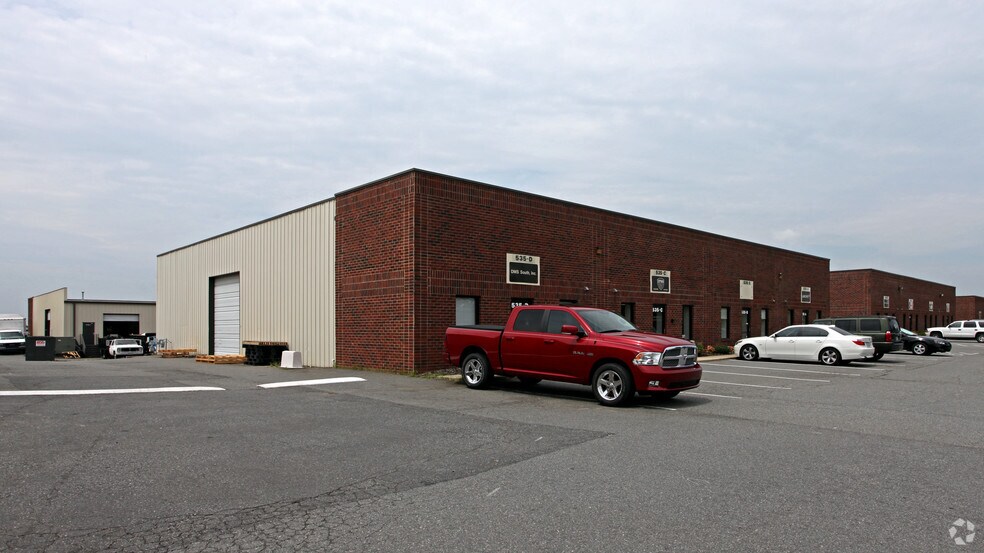 More Photos Of 535 NW Pitts School Rd, Concord Warehouse For Lease