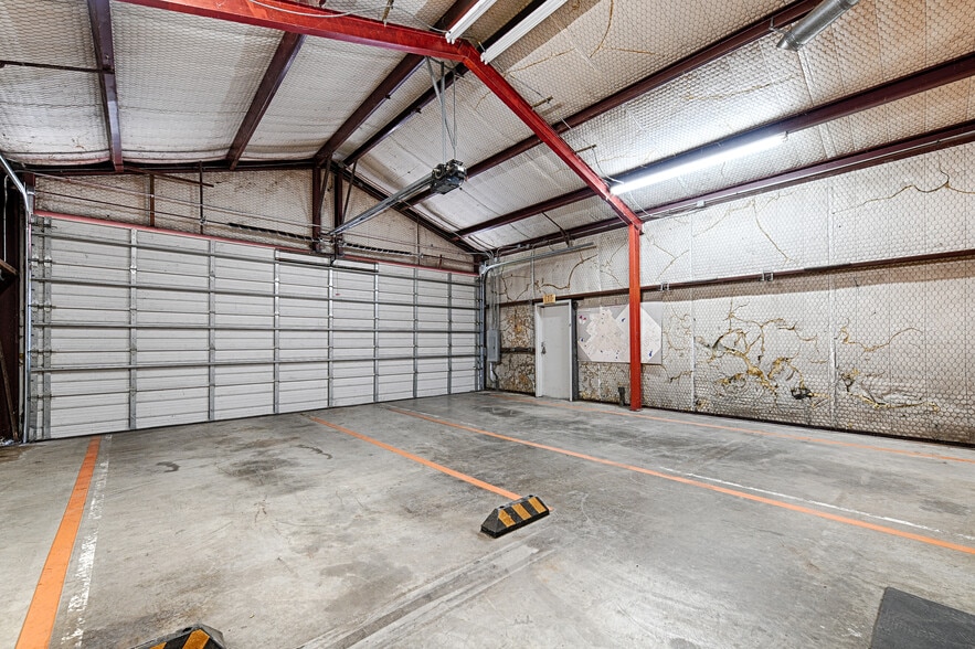 More Photos Of 1250 S State Highway 205, Rockwall Warehouse For Sale