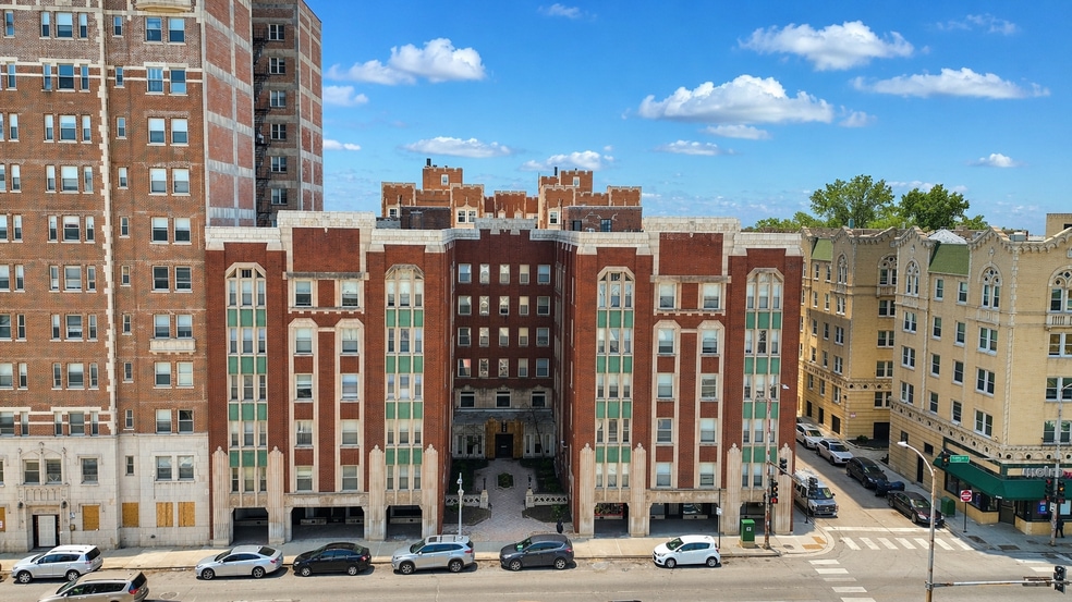 Primary Photo Of 7130 S Jeffery Blvd, Chicago Apartments For Sale