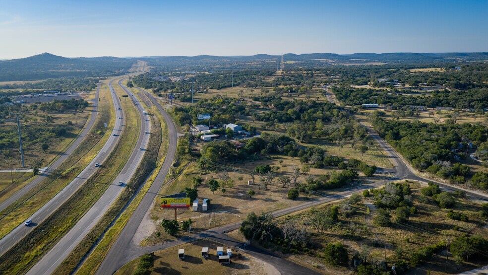 More Photos Of 3 Holiday Rd, Comfort Land For Lease